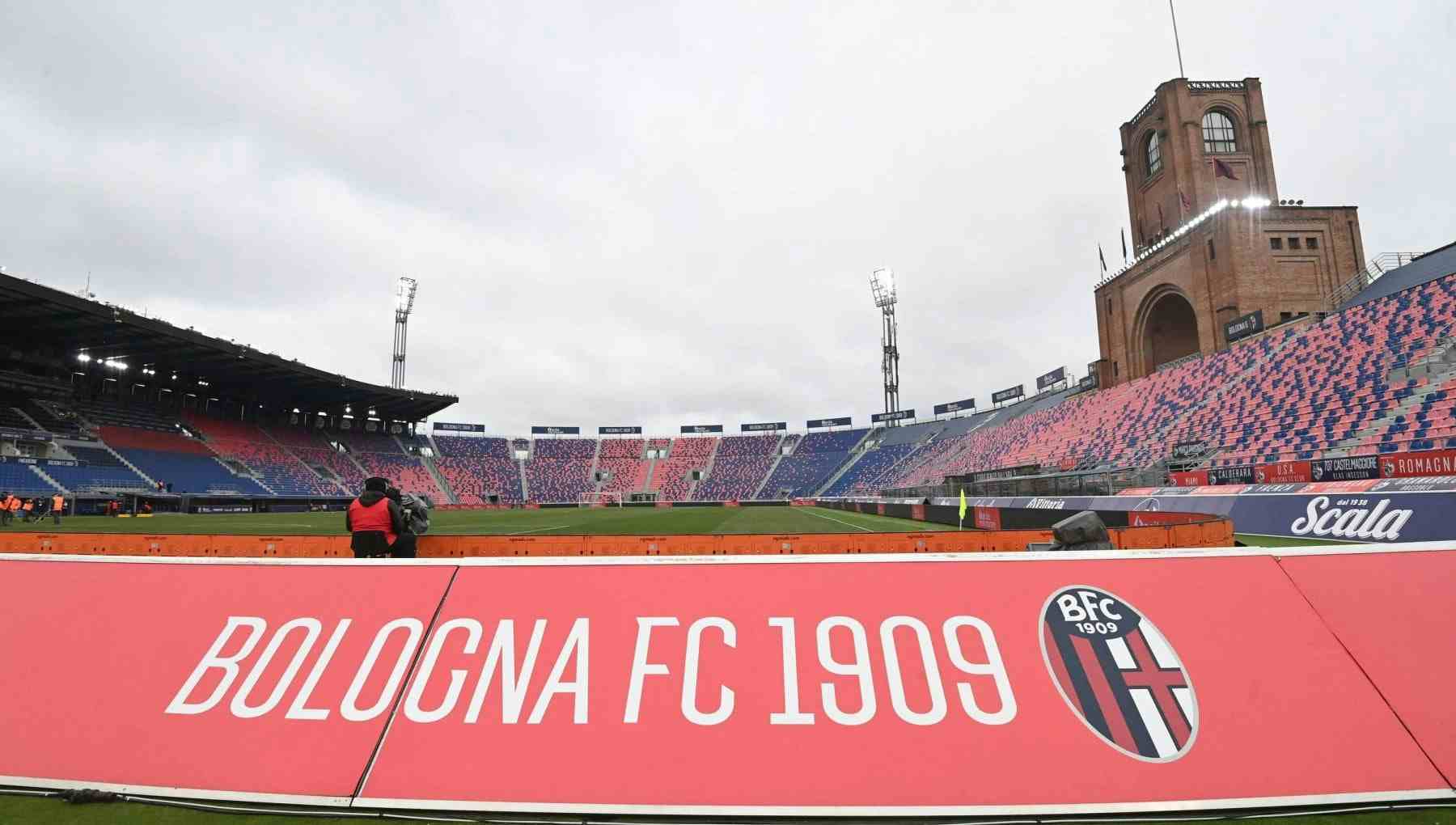 Cagliari-Bologna si gioca martedì. Felsinei furiosi: “Incomprensibile, decisione penalizzante”