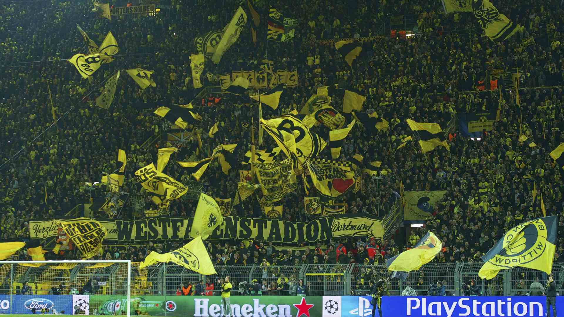 Quando il "muro giallo" diventa rossoblu e tifa... Catania. Il singolare episodio nella curva del Dortmund (FOTO)